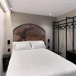 Mauro 4*