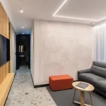 Mauro 4*