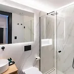 Mauro Apartahotel León