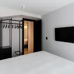 Mauro Apartahotel León