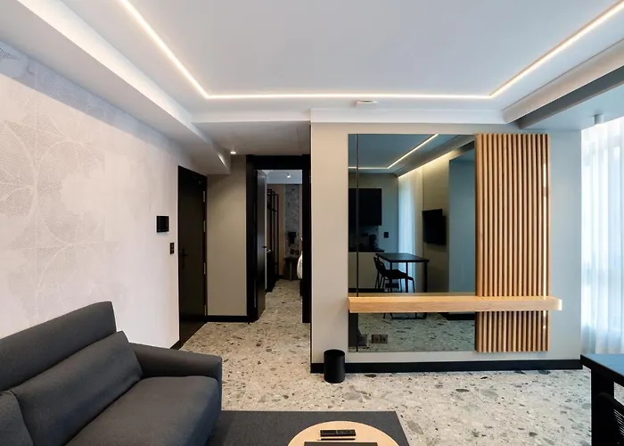 Mauro Aparthotel León